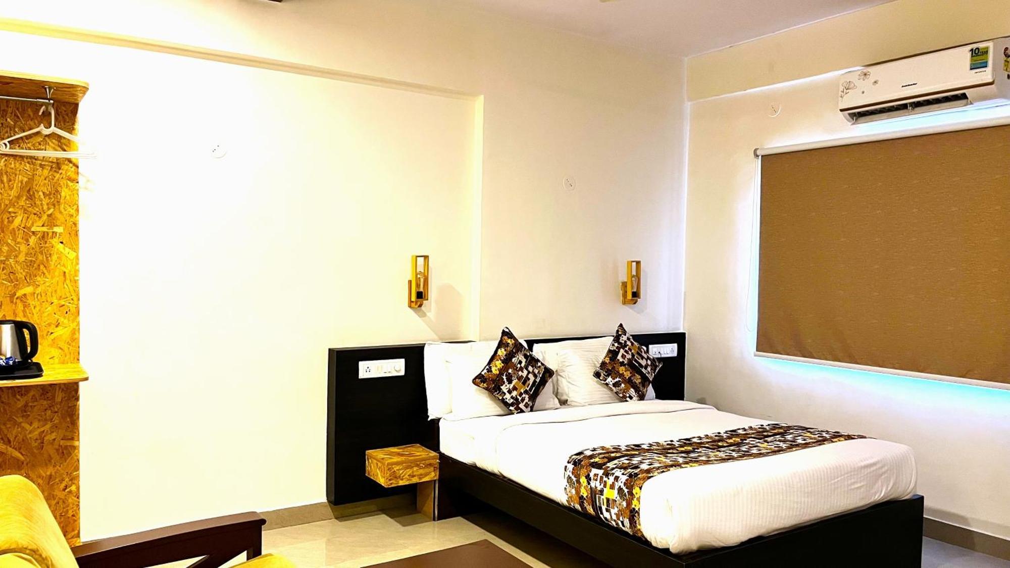 Athasri Hotel Hsr Layout Bangalore Exterior photo